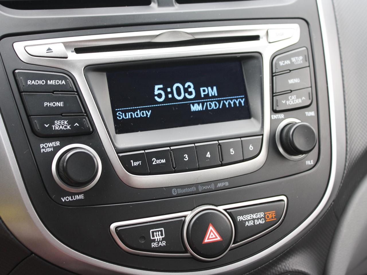 2016 Hyundai Accent GL / Heated Seats / Bluetooth / Power Windows Photo