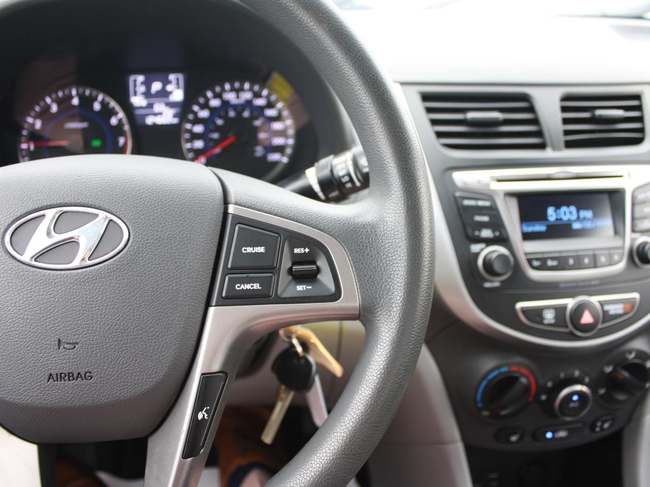 2016 Hyundai Accent GL / Heated Seats / Bluetooth / Power Windows Photo