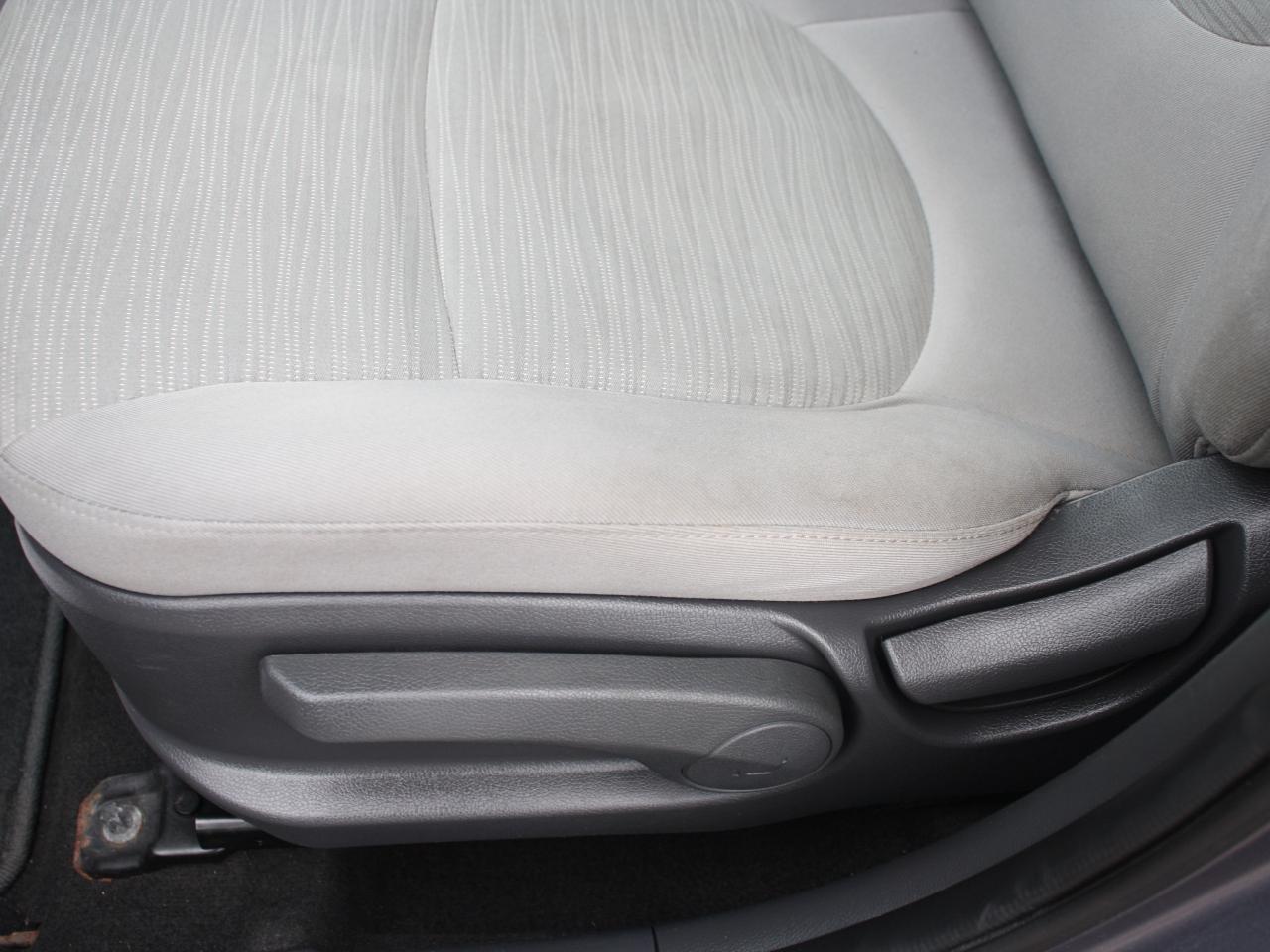 2016 Hyundai Accent GL / Heated Seats / Bluetooth / Power Windows Photo