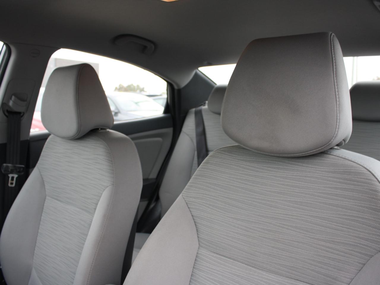 2016 Hyundai Accent GL / Heated Seats / Bluetooth / Power Windows Photo