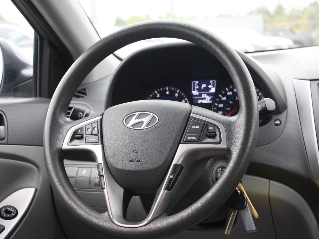 2016 Hyundai Accent GL / Heated Seats / Bluetooth / Power Windows Photo