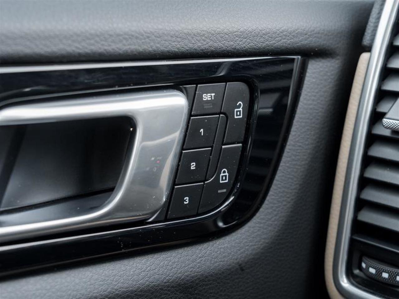 2022 Porsche Cayenne AWD 21 Cayenne Exclusive Design Wheels Surround Vi Photo