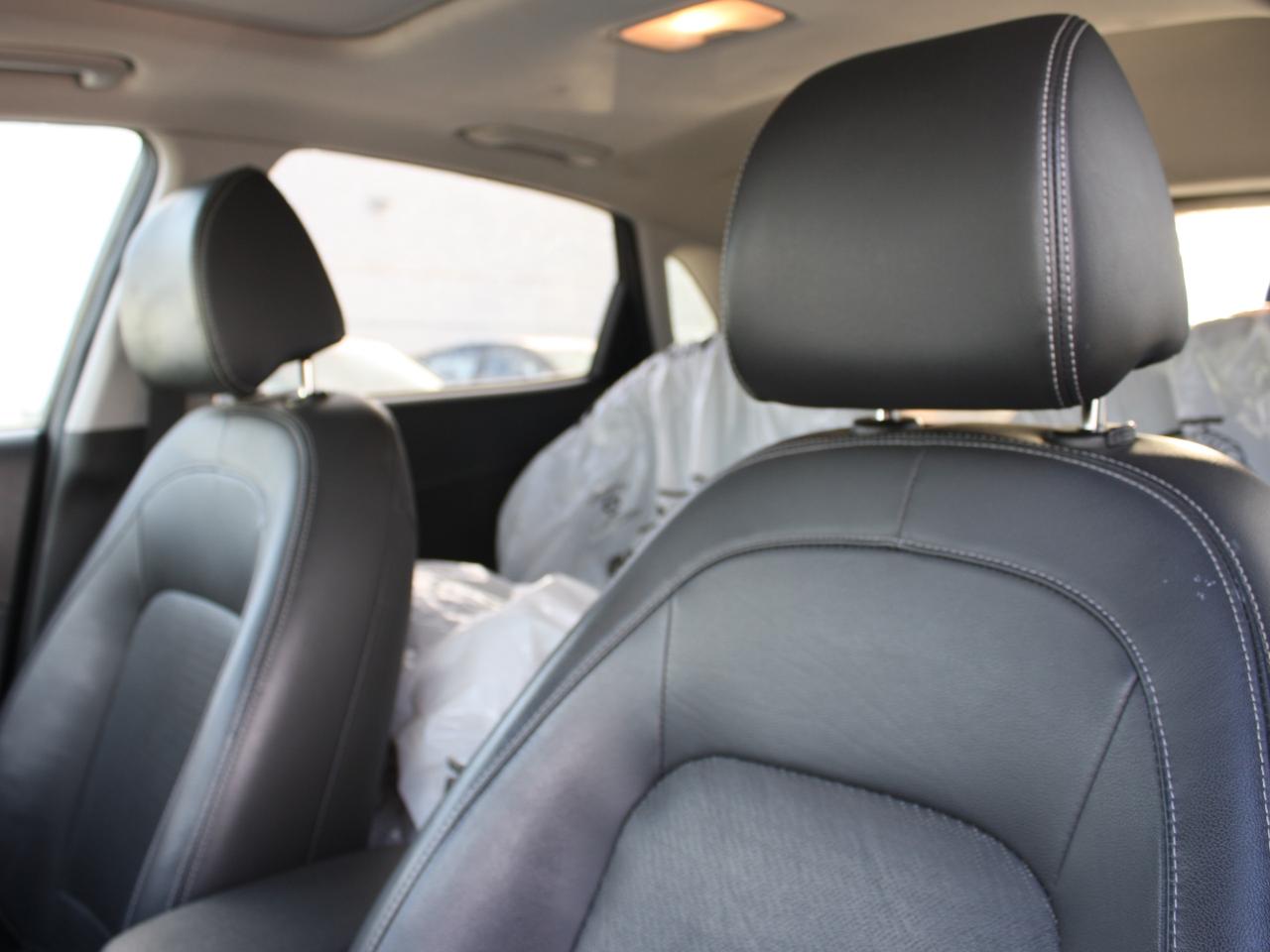 2020 Hyundai KONA 2.0L Luxury AWD / Leather / Heated Seats / Sunroof Photo