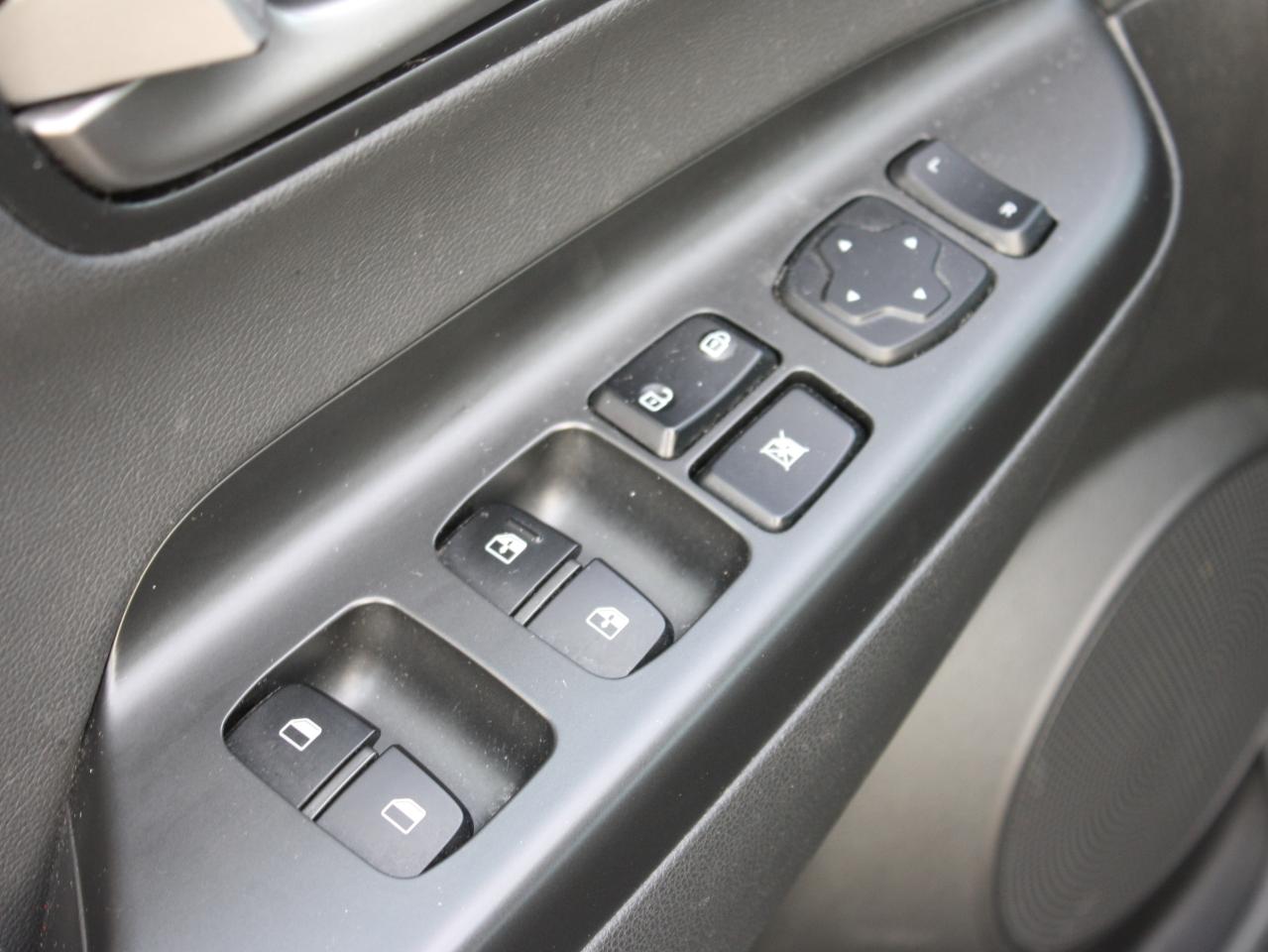 2020 Hyundai KONA 2.0L Luxury AWD / Leather / Heated Seats / Sunroof Photo