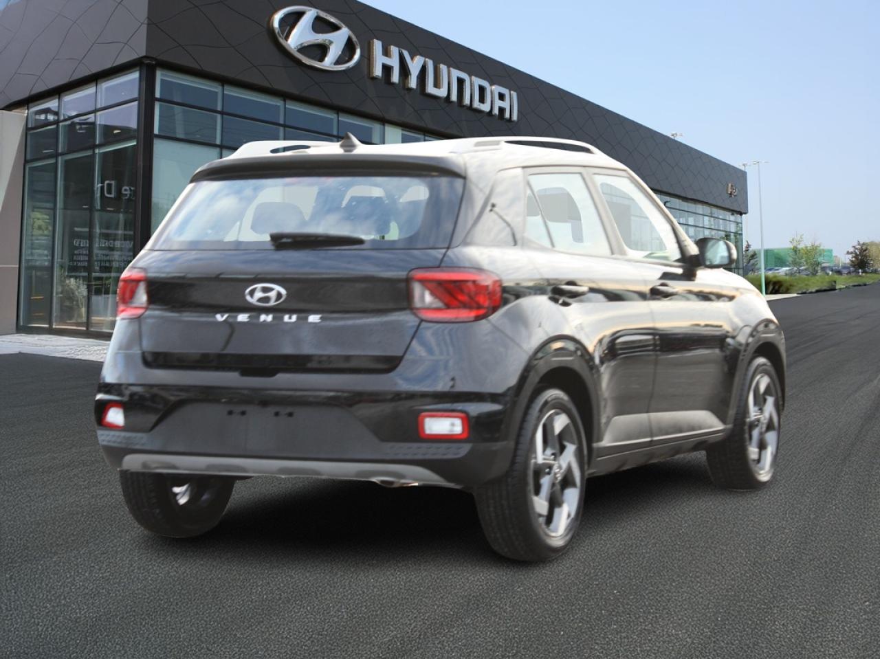 2022 Hyundai Venue Ultimate IVT w-Black Interior Photo3