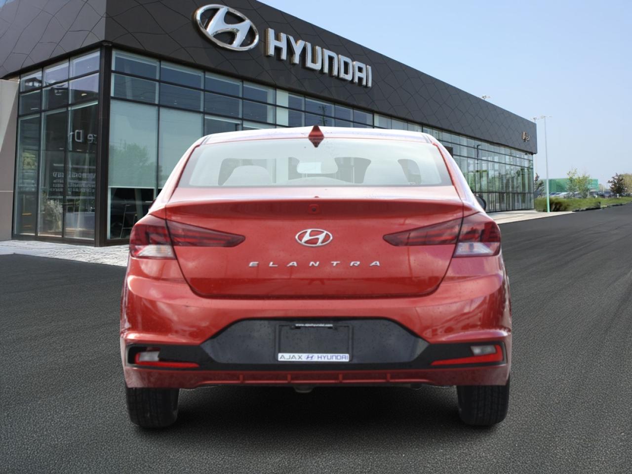 2020 Hyundai Elantra Preferred w-Sun & Safety Package IVT Photo4
