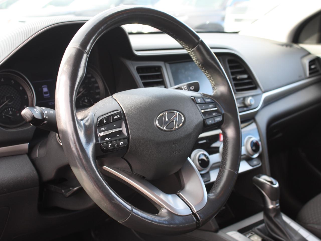 2020 Hyundai Elantra Preferred w-Sun & Safety Package IVT Photo