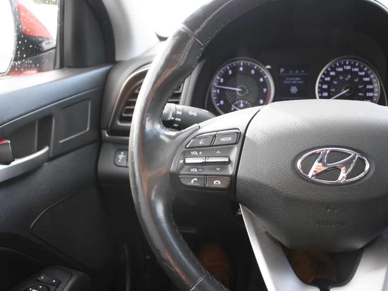 2020 Hyundai Elantra Preferred w-Sun & Safety Package IVT Photo