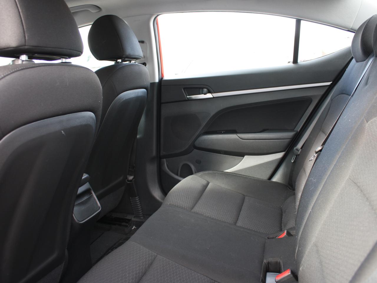 2020 Hyundai Elantra Preferred w-Sun & Safety Package IVT Photo