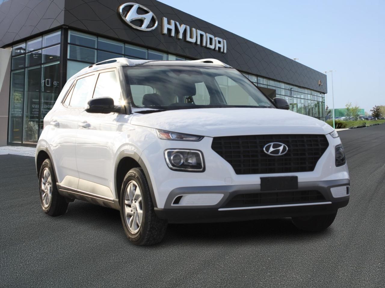 2023 Hyundai Venue Preferred IVT w-Two-Tone / Heated Seats Photo2