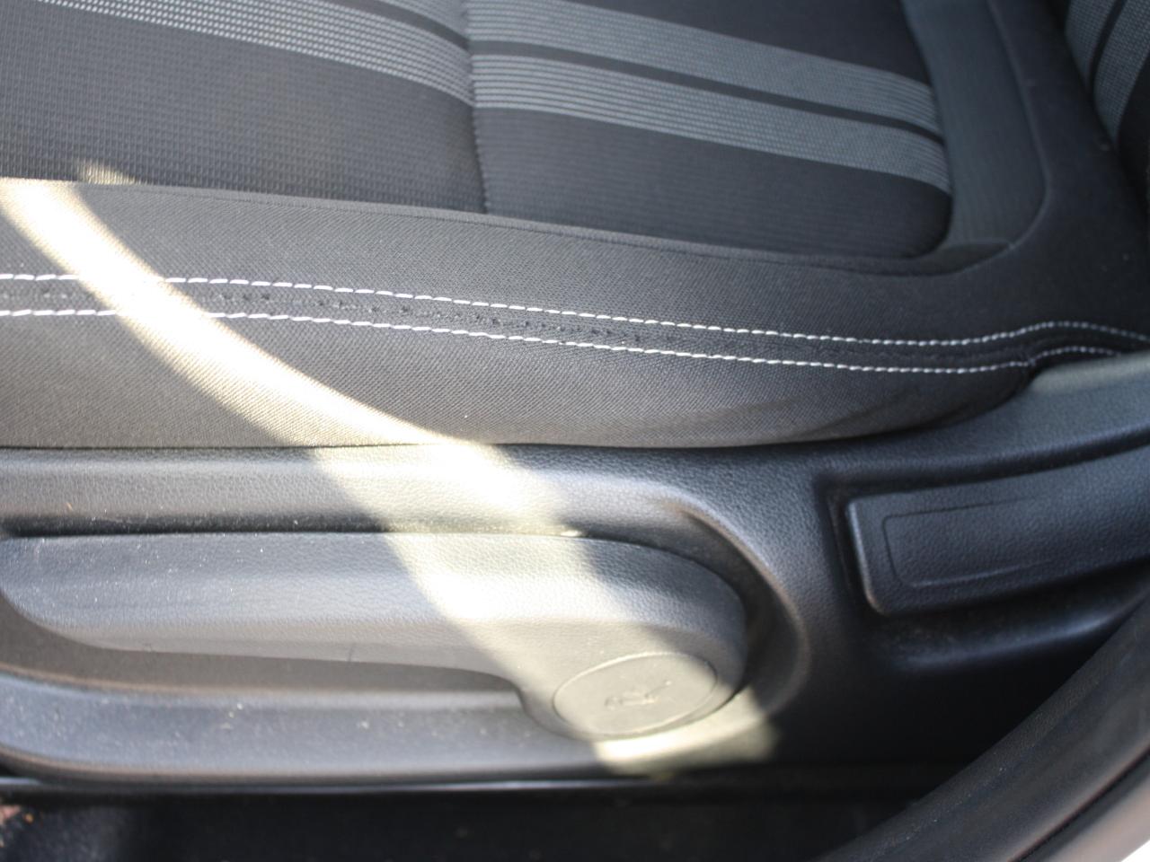 2023 Hyundai Venue Preferred IVT w-Two-Tone / Heated Seats Photo