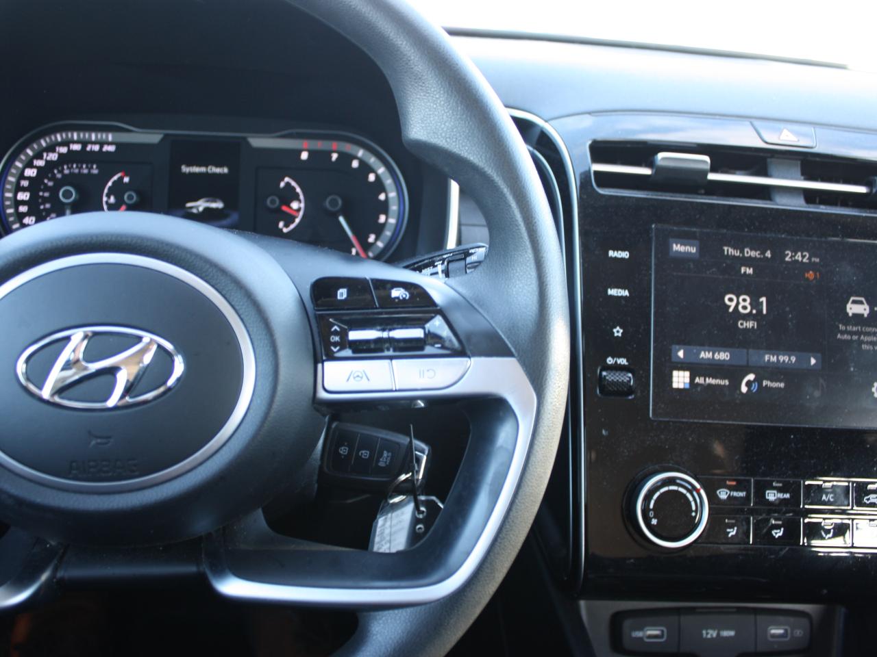 2023 Hyundai Tucson Essential FWD / Heated Seats / Backup Camera Photo