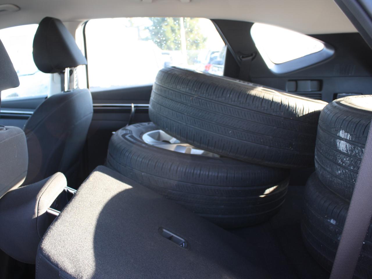 2023 Hyundai Tucson Essential FWD / Heated Seats / Backup Camera Photo