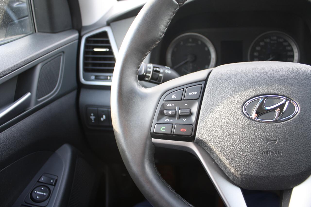 2017 Hyundai Tucson Premium FWD / Heated Seats / Blind Spot / Camera Photo