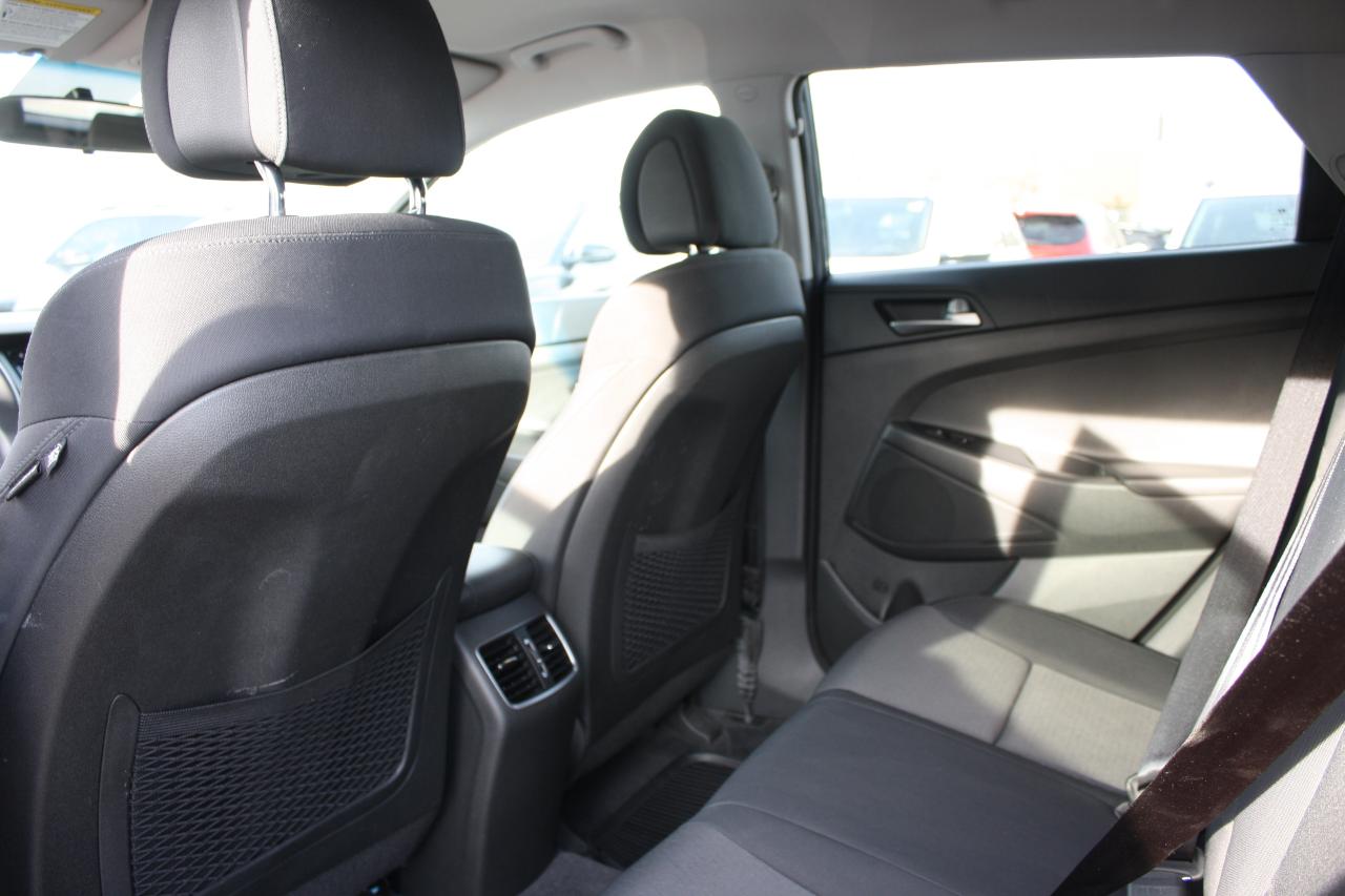 2017 Hyundai Tucson Premium FWD / Heated Seats / Blind Spot / Camera Photo