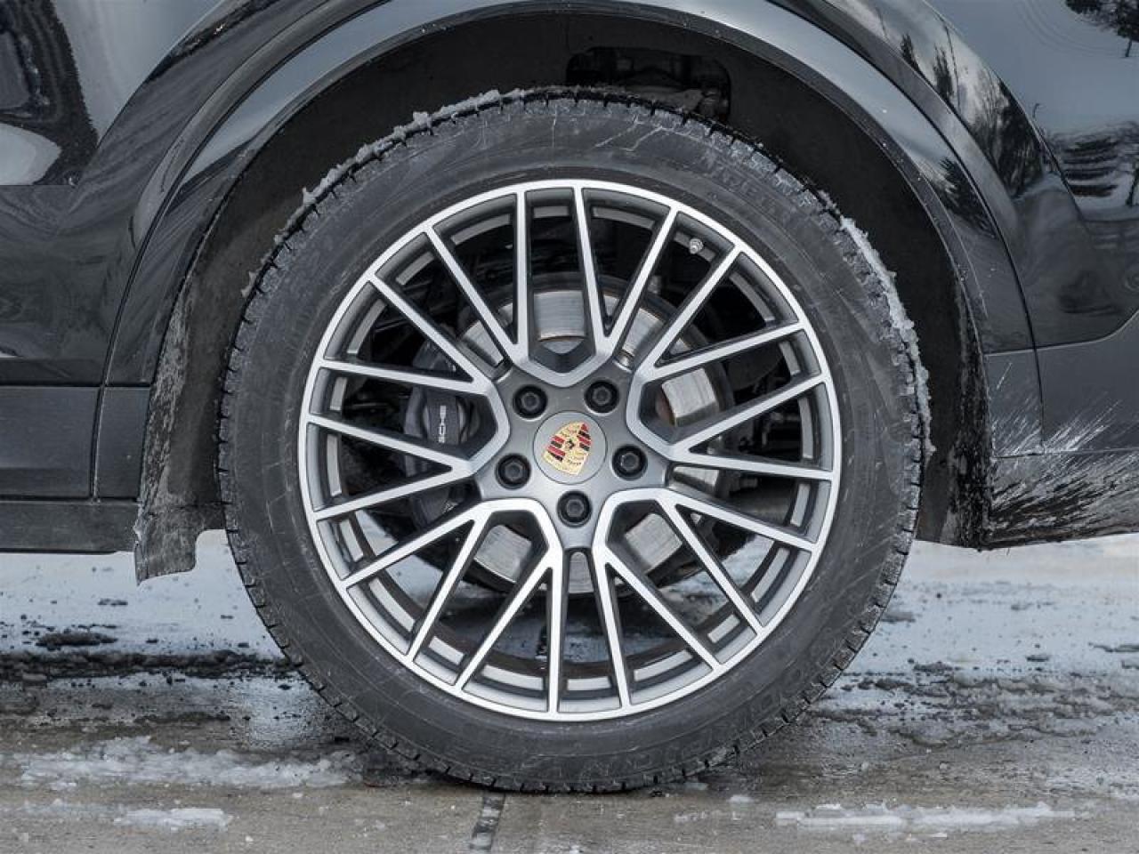 2023 Porsche Cayenne Platinum Edition AWD Premium Pkg Plus Exterior Mir Photo