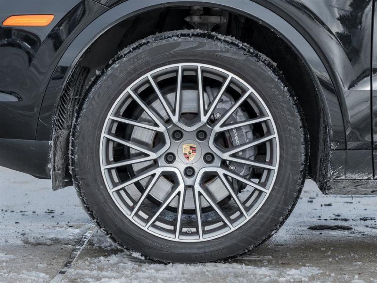 2023 Porsche Cayenne Platinum Edition AWD Premium Pkg Plus Exterior Mir Photo