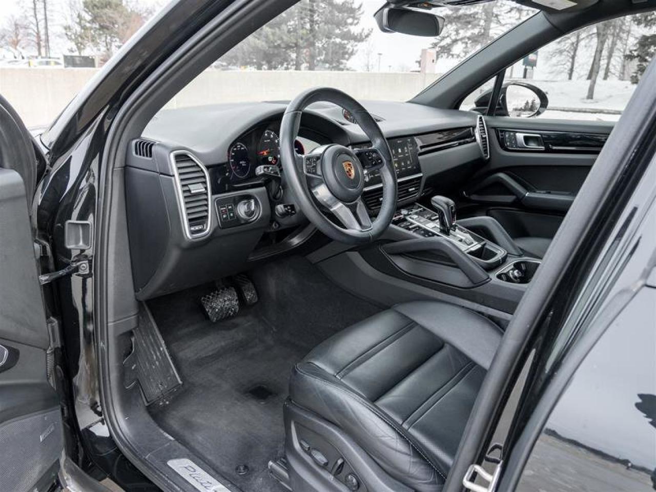 2023 Porsche Cayenne Platinum Edition AWD Premium Pkg Plus Exterior Mir Photo