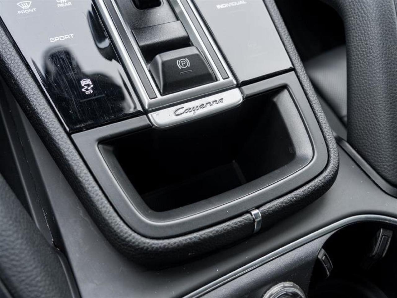 2023 Porsche Cayenne Platinum Edition AWD Premium Pkg Plus Exterior Mir Photo