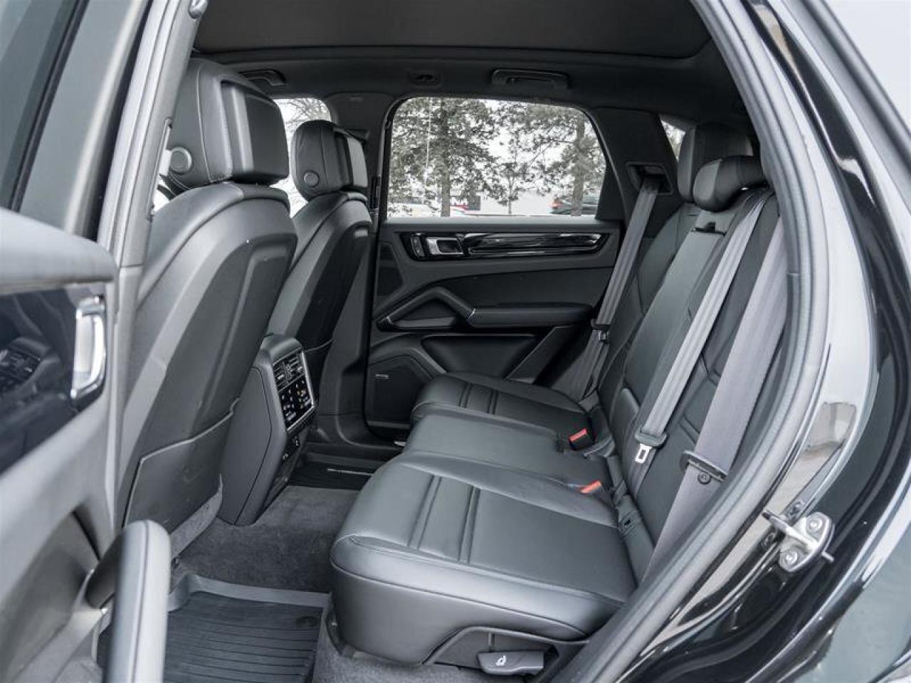 2023 Porsche Cayenne Platinum Edition AWD Premium Pkg Plus Exterior Mir Photo