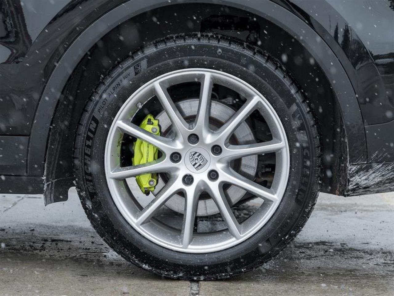 2022 Porsche Cayenne E-Hybrid AWD Premium Pkg Assistance Pkg Photo