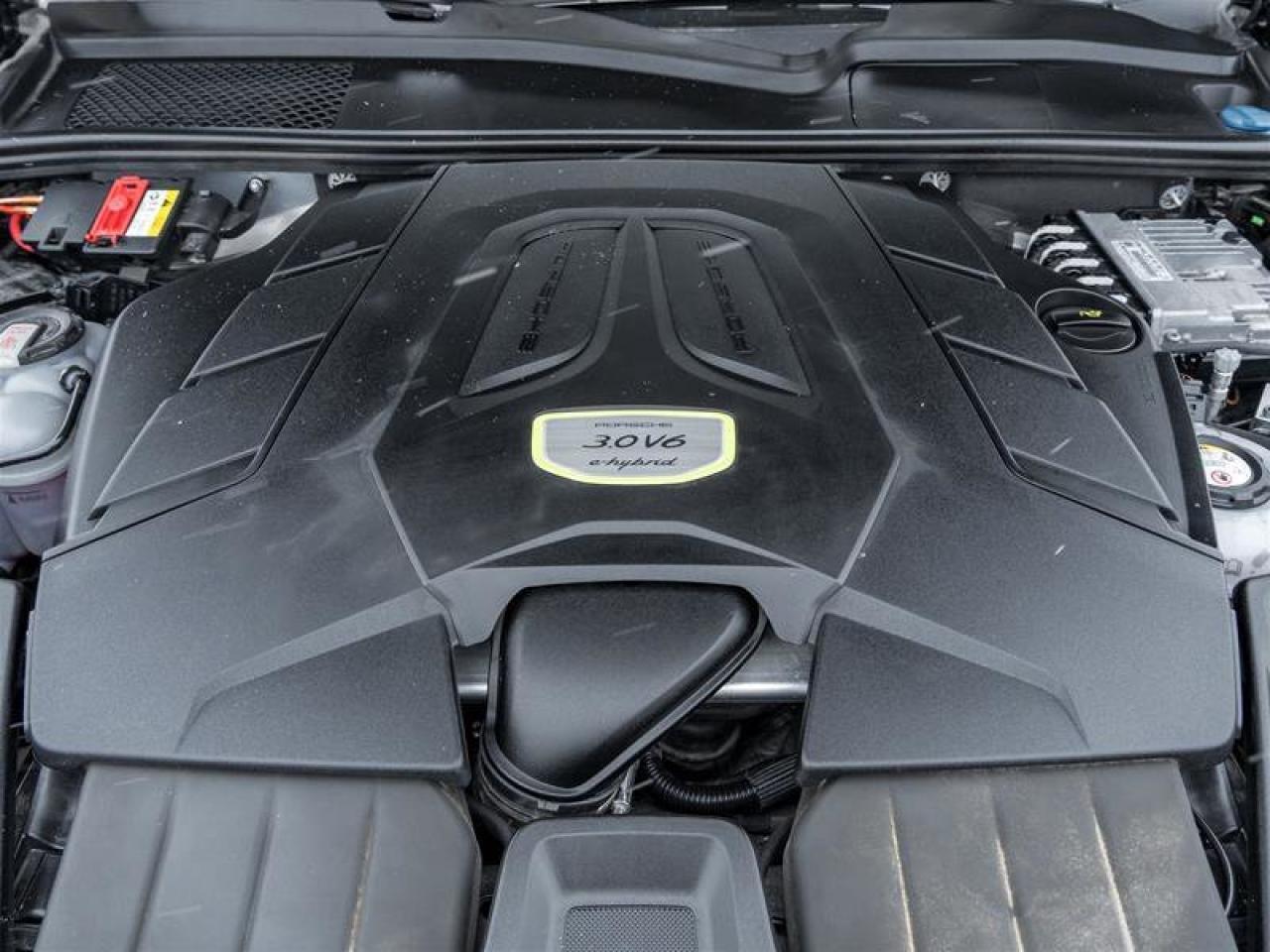 2022 Porsche Cayenne E-Hybrid AWD Premium Pkg Assistance Pkg Photo