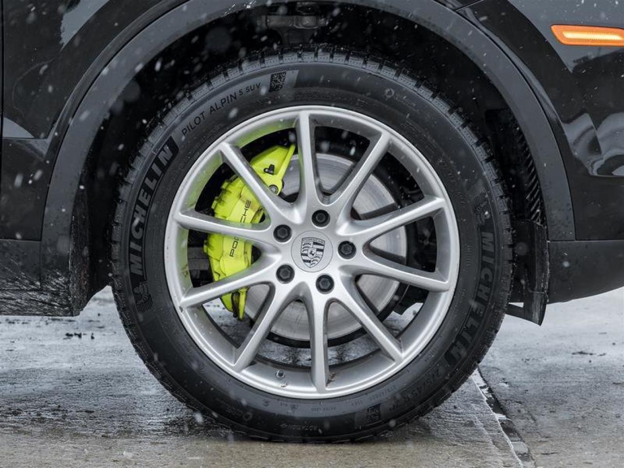 2022 Porsche Cayenne E-Hybrid AWD Premium Pkg Assistance Pkg Photo