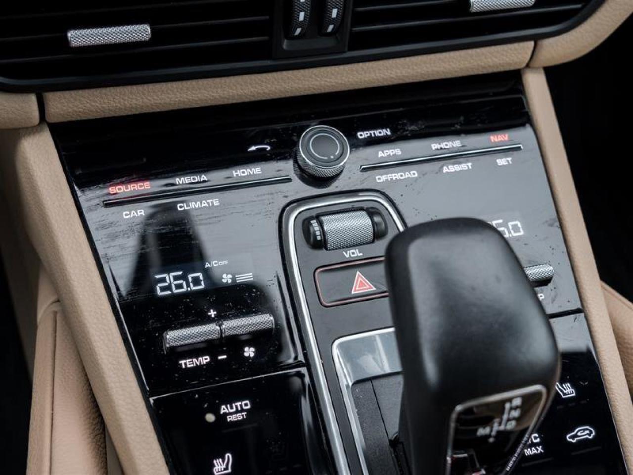 2022 Porsche Cayenne E-Hybrid AWD Premium Pkg Assistance Pkg Photo