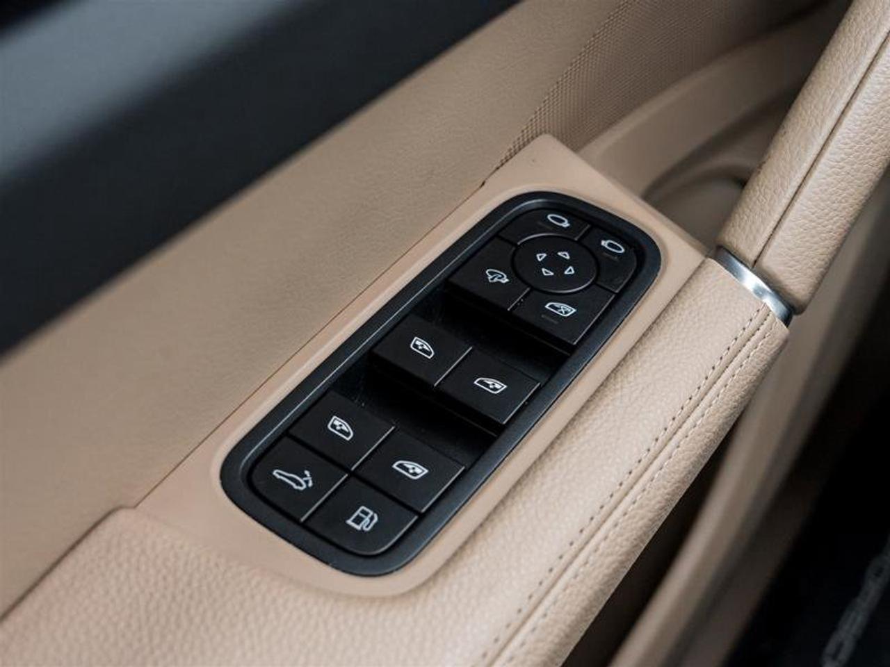 2022 Porsche Cayenne E-Hybrid AWD Premium Pkg Assistance Pkg Photo