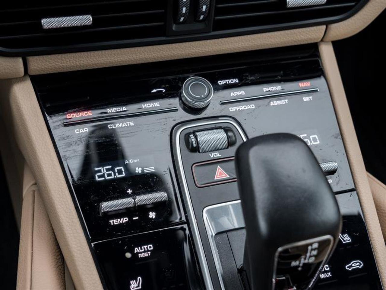 2022 Porsche Cayenne E-Hybrid AWD Premium Pkg Assistance Pkg Photo