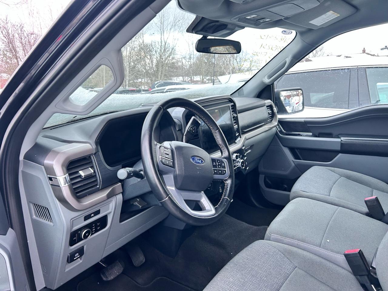 2025 Ford F-150 XLT 4WD SuperCrew 5.5' Box Photo4
