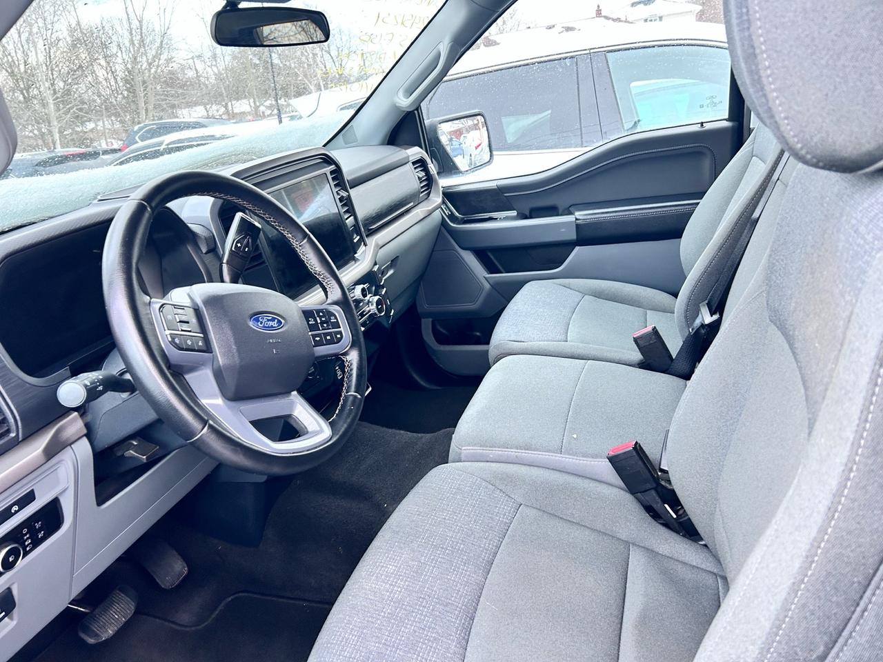 2025 Ford F-150 XLT 4WD SuperCrew 5.5' Box Photo3