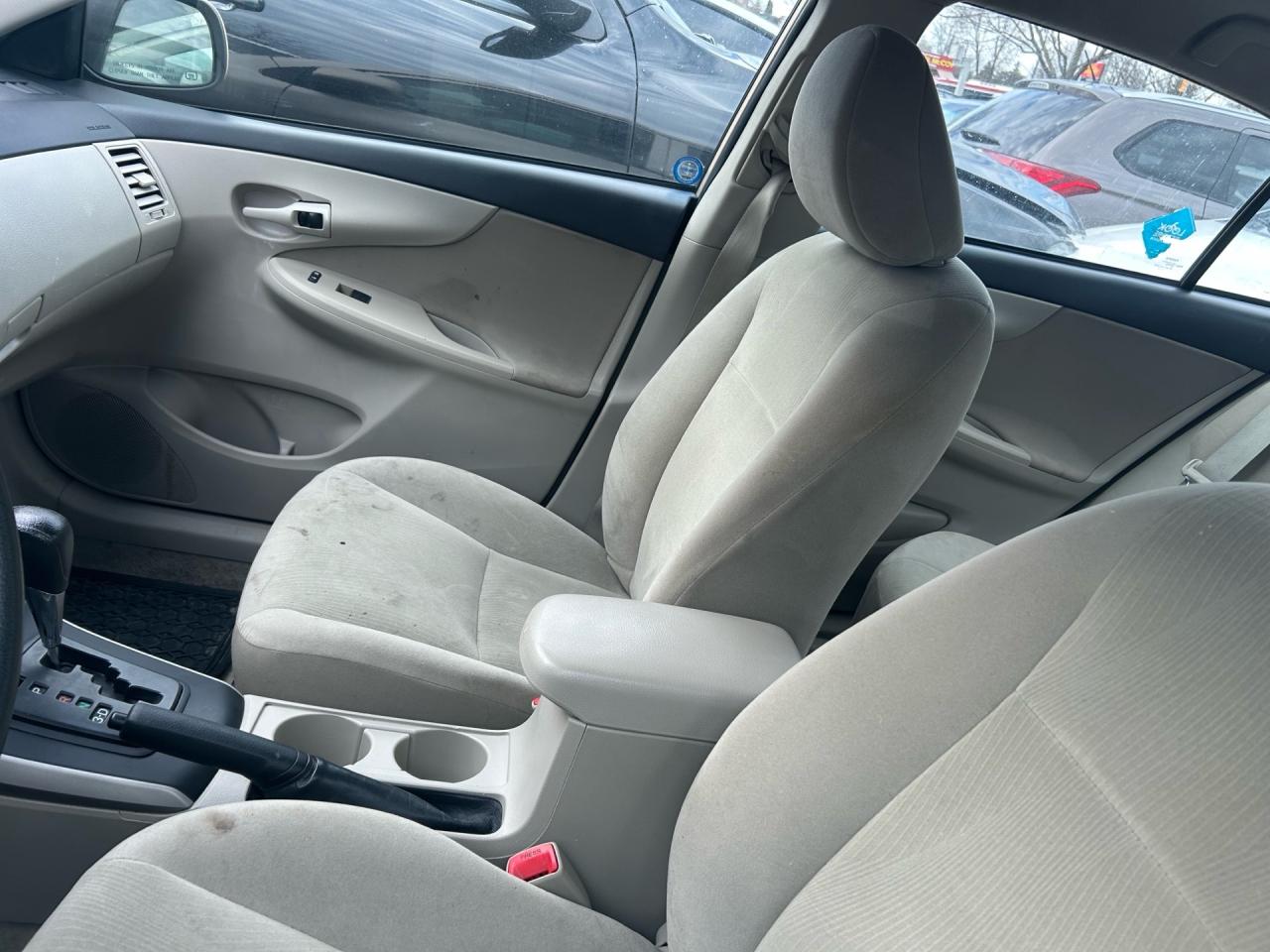 2012 Toyota Corolla 4dr Sdn  CE Photo4