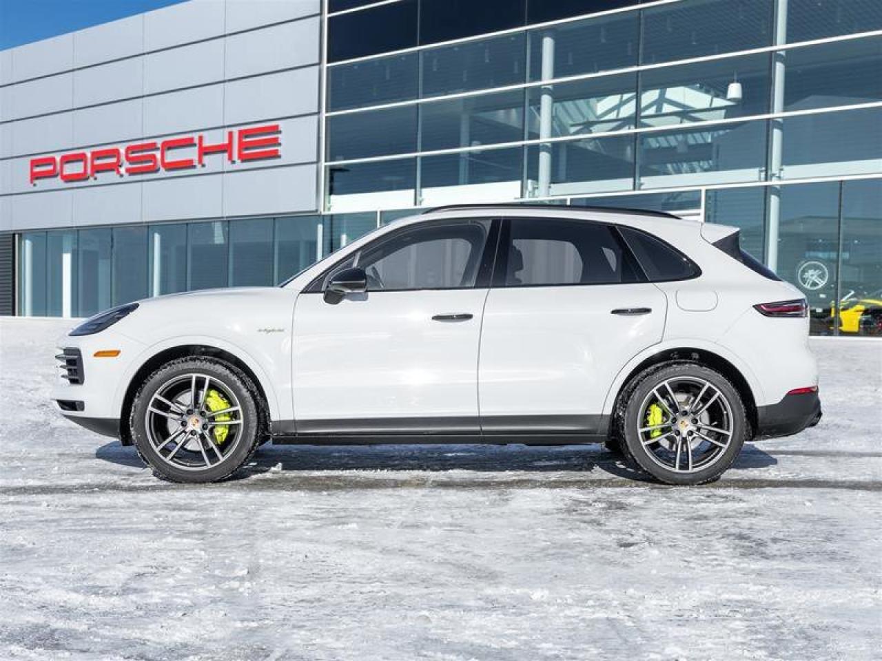 2023 Porsche Cayenne Platinum Edition E-Hybrid AWD Assistance Pkg Premi Photo