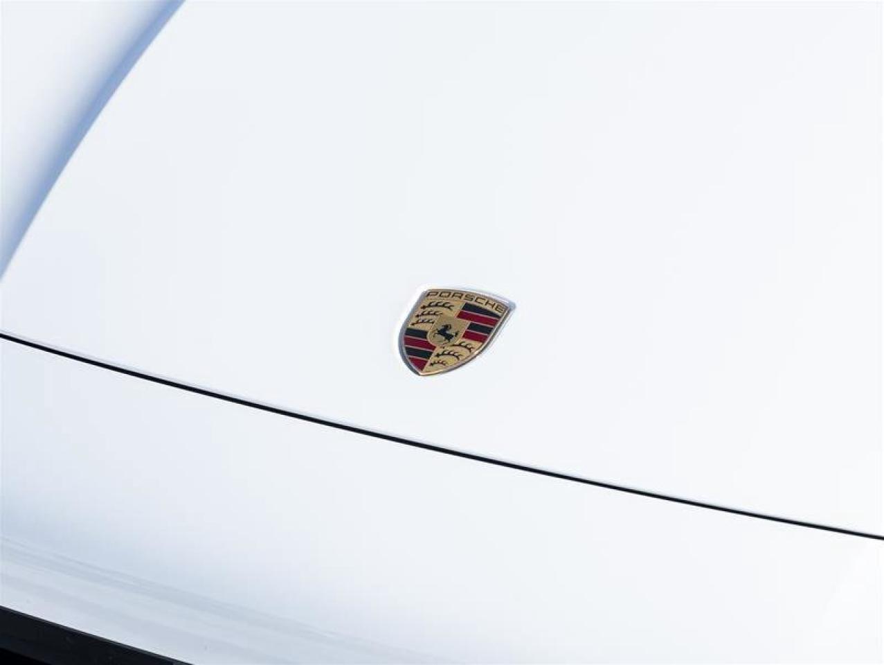 2023 Porsche Cayenne Platinum Edition E-Hybrid AWD Ext Warranty Valid U Photo