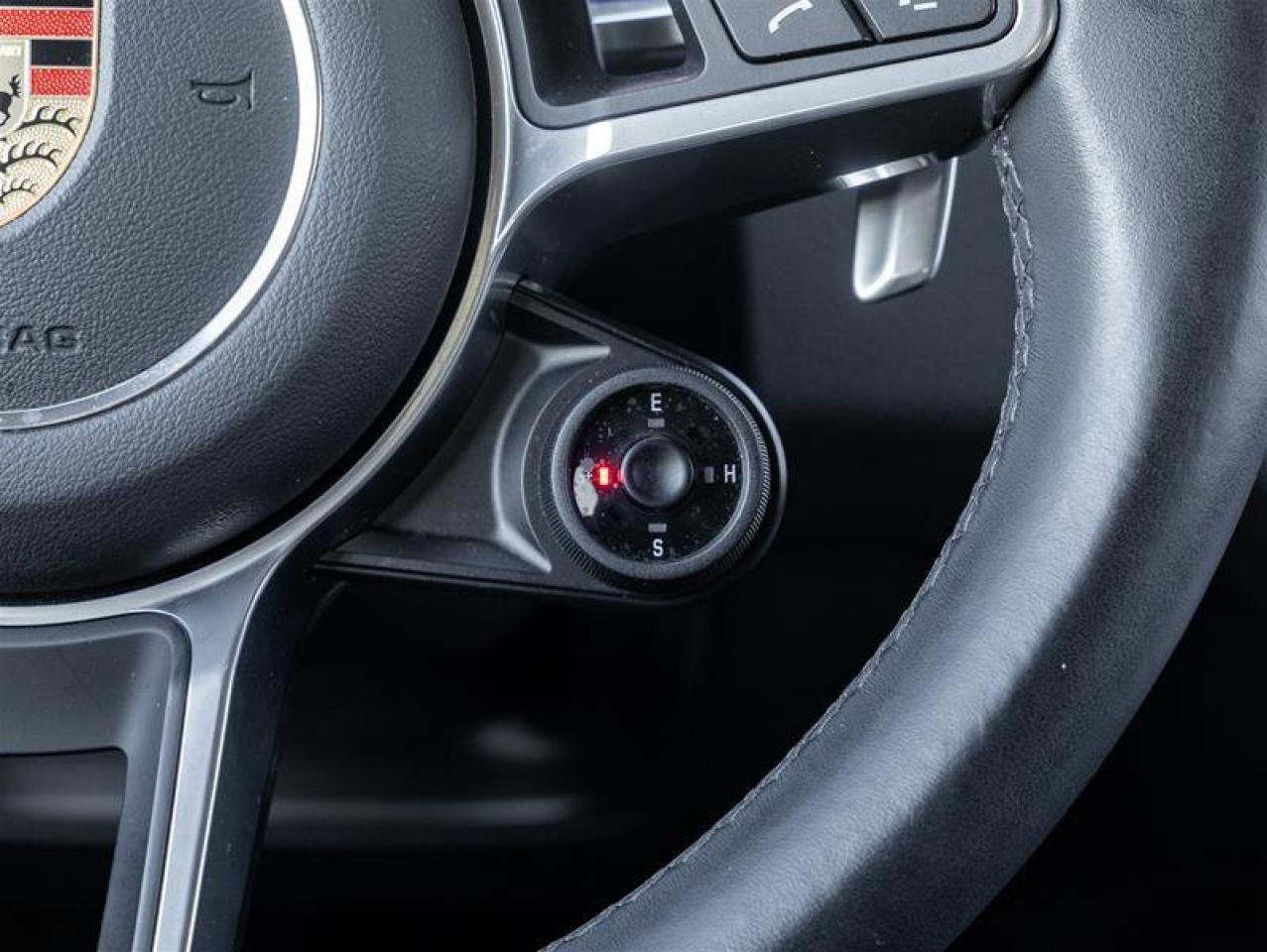 2023 Porsche Cayenne Platinum Edition E-Hybrid AWD Assistance Pkg Premi Photo