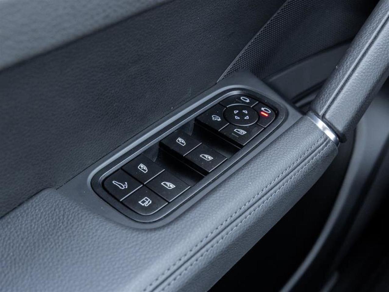 2023 Porsche Cayenne Platinum Edition E-Hybrid AWD Assistance Pkg Premi Photo