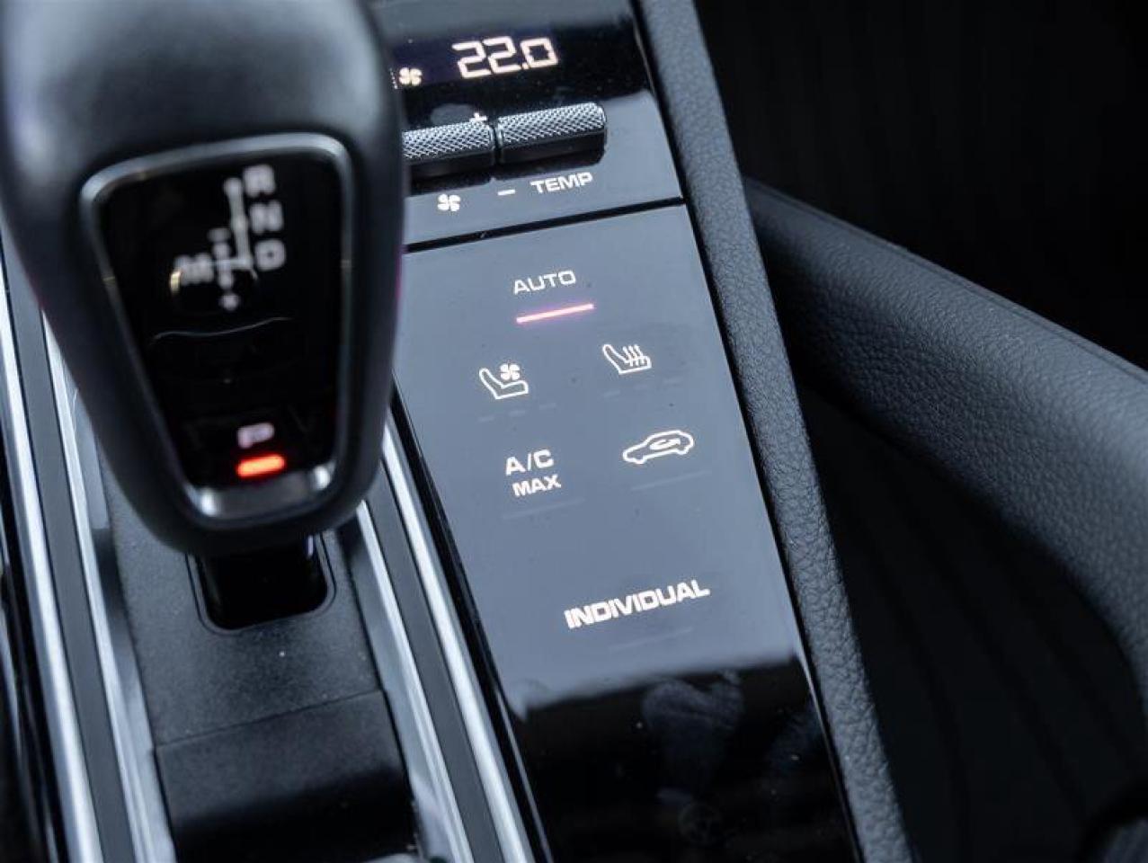 2023 Porsche Cayenne Platinum Edition E-Hybrid AWD Assistance Pkg Premi Photo