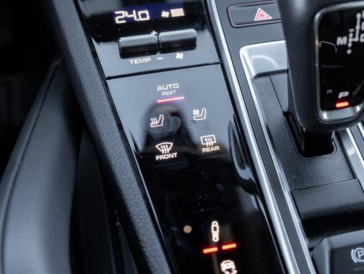 2023 Porsche Cayenne Platinum Edition E-Hybrid AWD Assistance Pkg Premi Photo