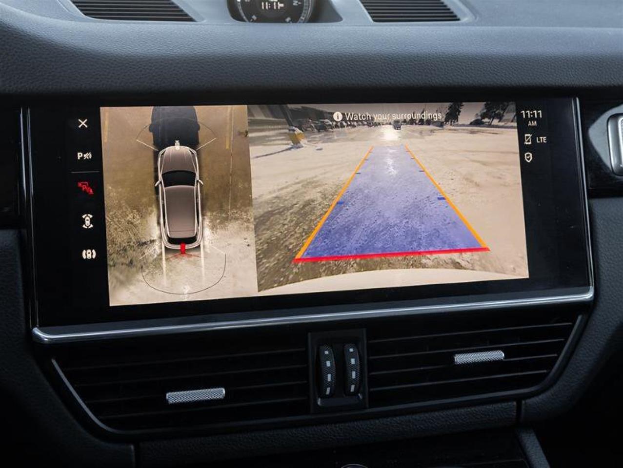 2023 Porsche Cayenne Platinum Edition E-Hybrid AWD Assistance Pkg Premi Photo