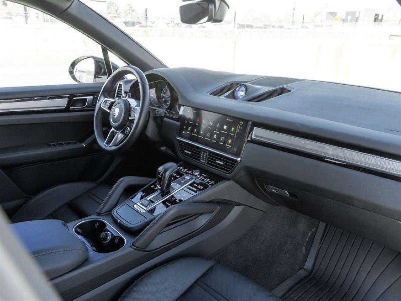 2023 Porsche Cayenne Platinum Edition E-Hybrid AWD Ext Warranty Valid U Photo