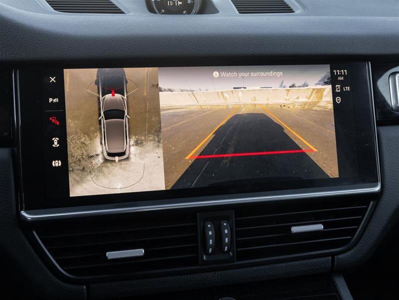 2023 Porsche Cayenne Platinum Edition E-Hybrid AWD Assistance Pkg Premi Photo