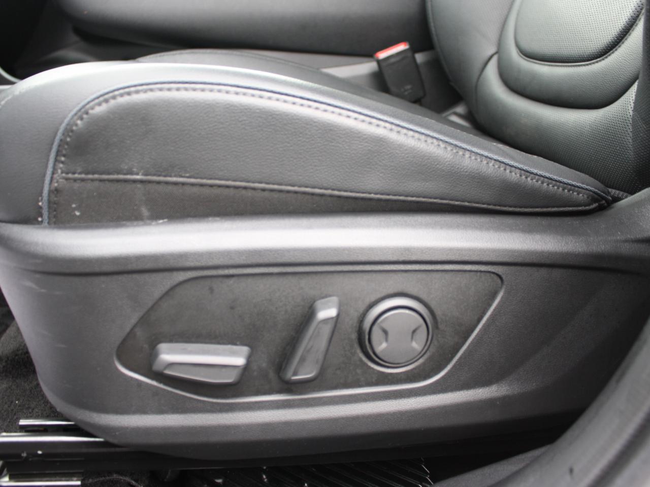 2025 Hyundai Tucson Plug-In Hybrid Ultimate AWD / Leather / Bose Audio / Heated Seats Photo