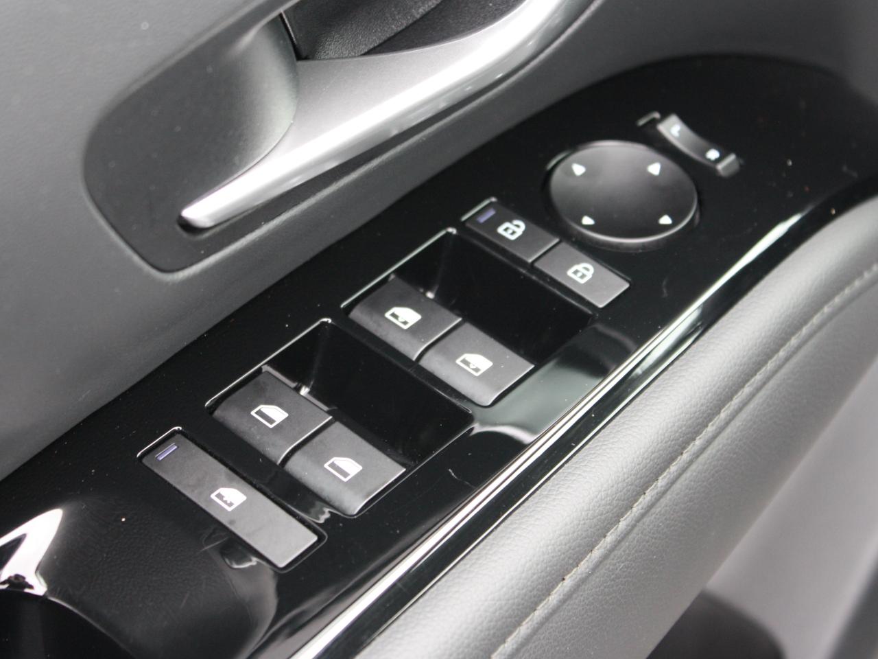 2025 Hyundai Tucson Plug-In Hybrid Ultimate AWD / Leather / Bose Audio / Heated Seats Photo