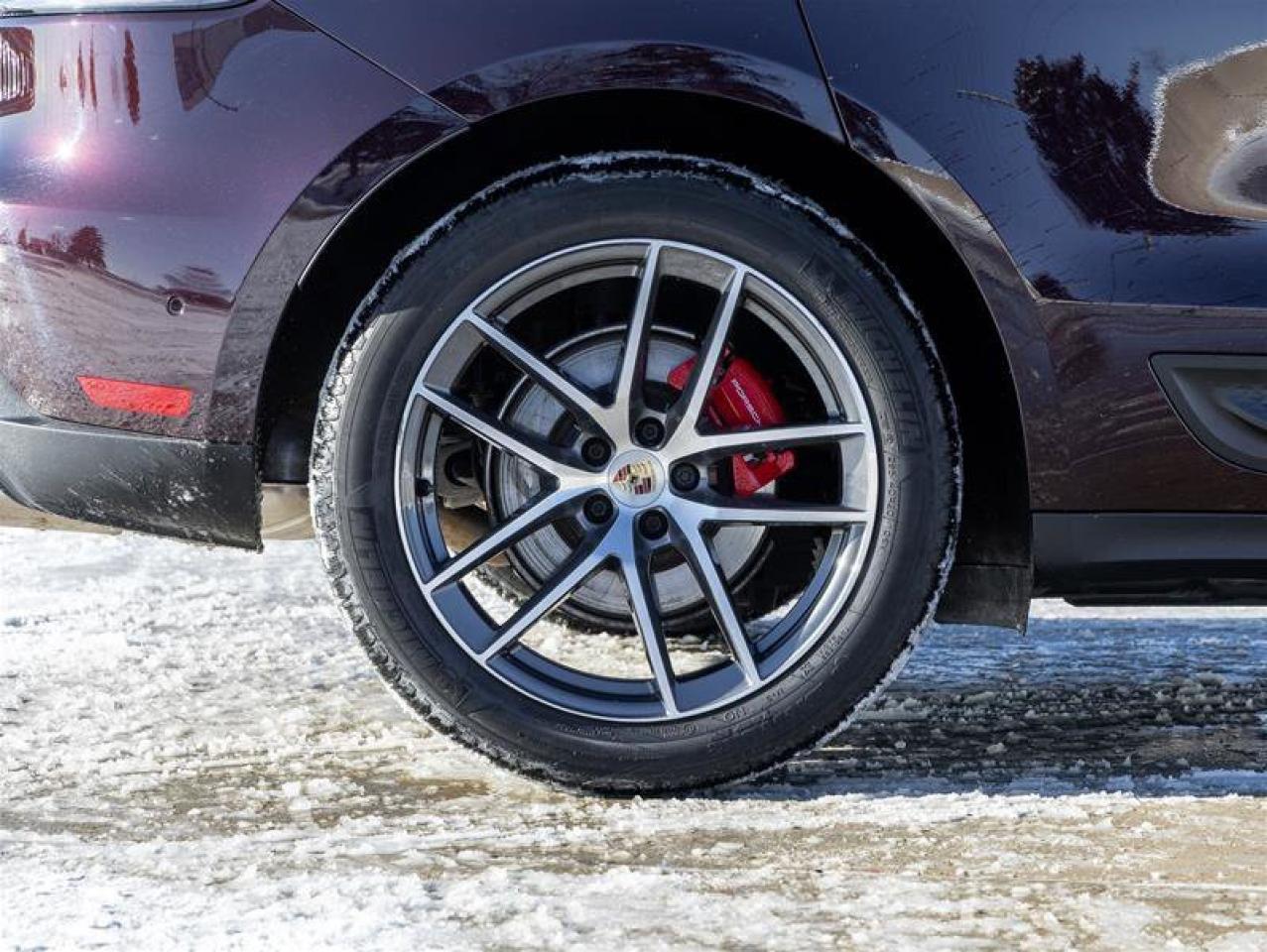 2023 Porsche Macan S AWD Premium Pkg Plus Porsche Torque Vectoring Pl Photo