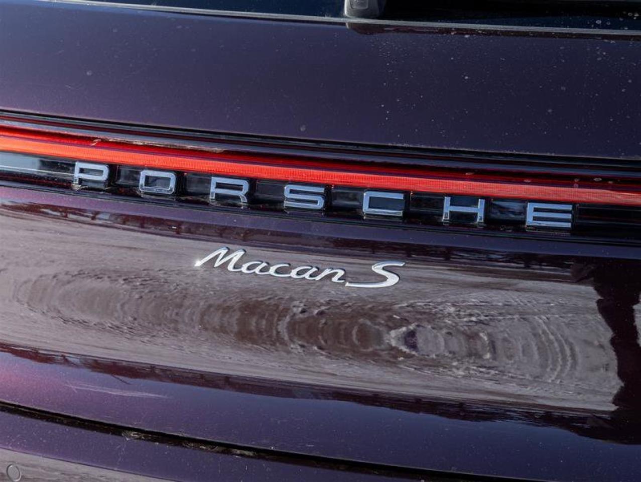 2023 Porsche Macan S AWD Premium Pkg Plus Porsche Torque Vectoring Pl Photo