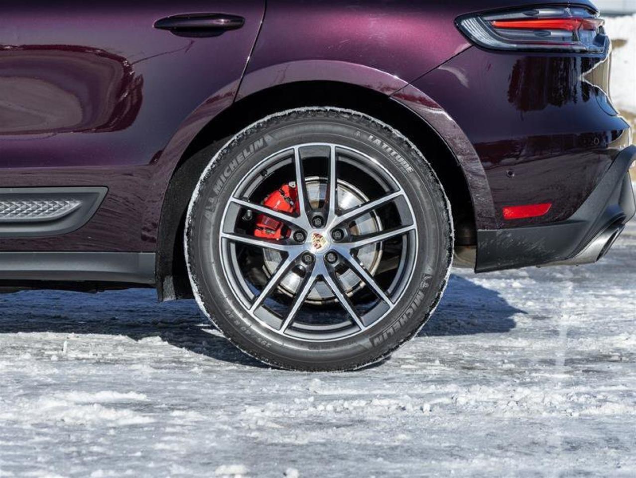 2023 Porsche Macan S AWD Premium Pkg Plus Porsche Torque Vectoring Pl Photo