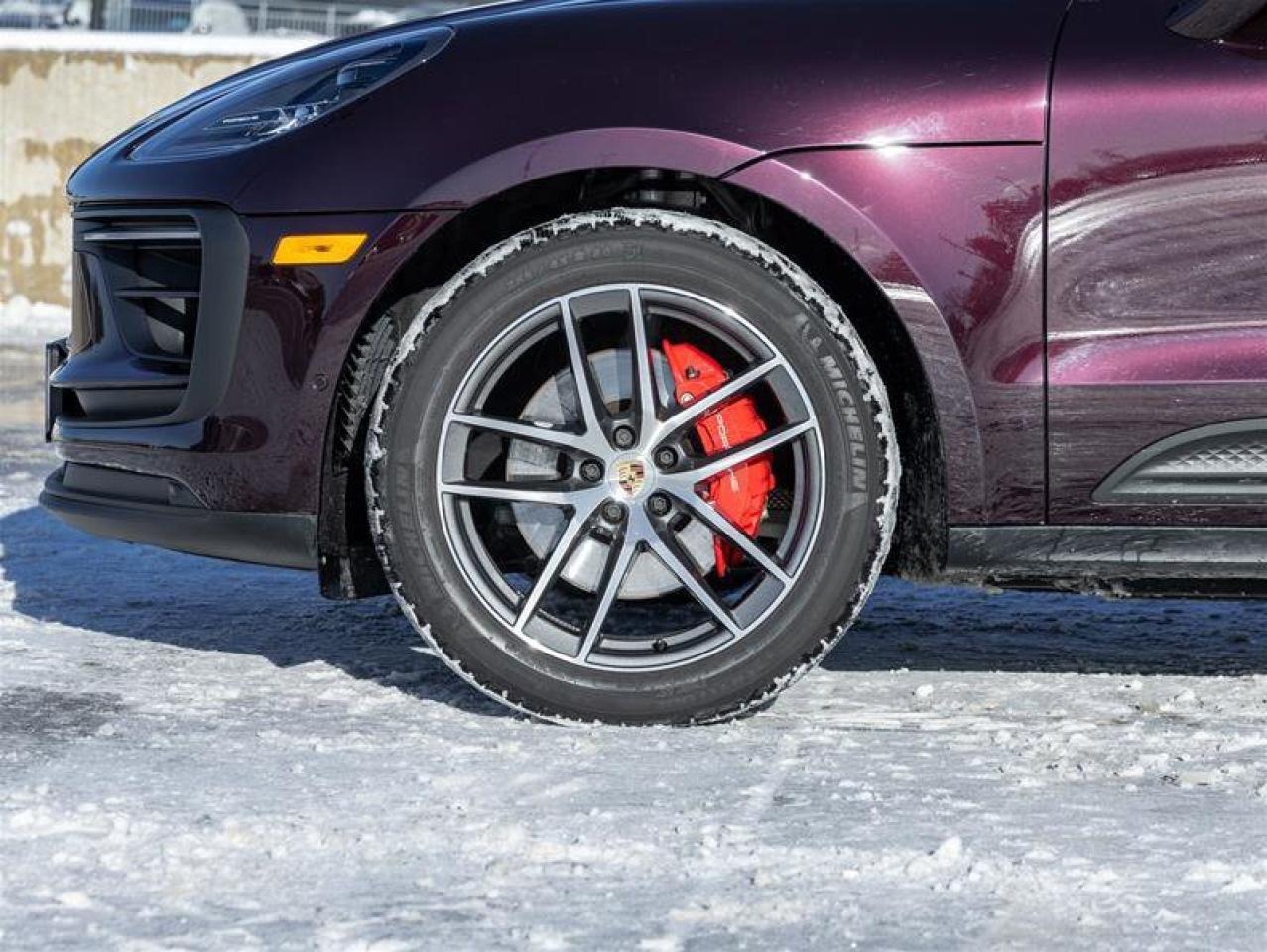 2023 Porsche Macan S AWD Premium Pkg Plus Porsche Torque Vectoring Pl Photo