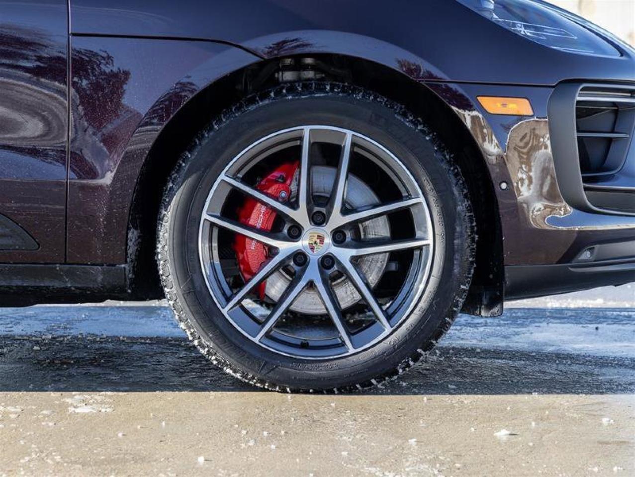 2023 Porsche Macan S AWD Premium Pkg Plus Porsche Torque Vectoring Pl Photo