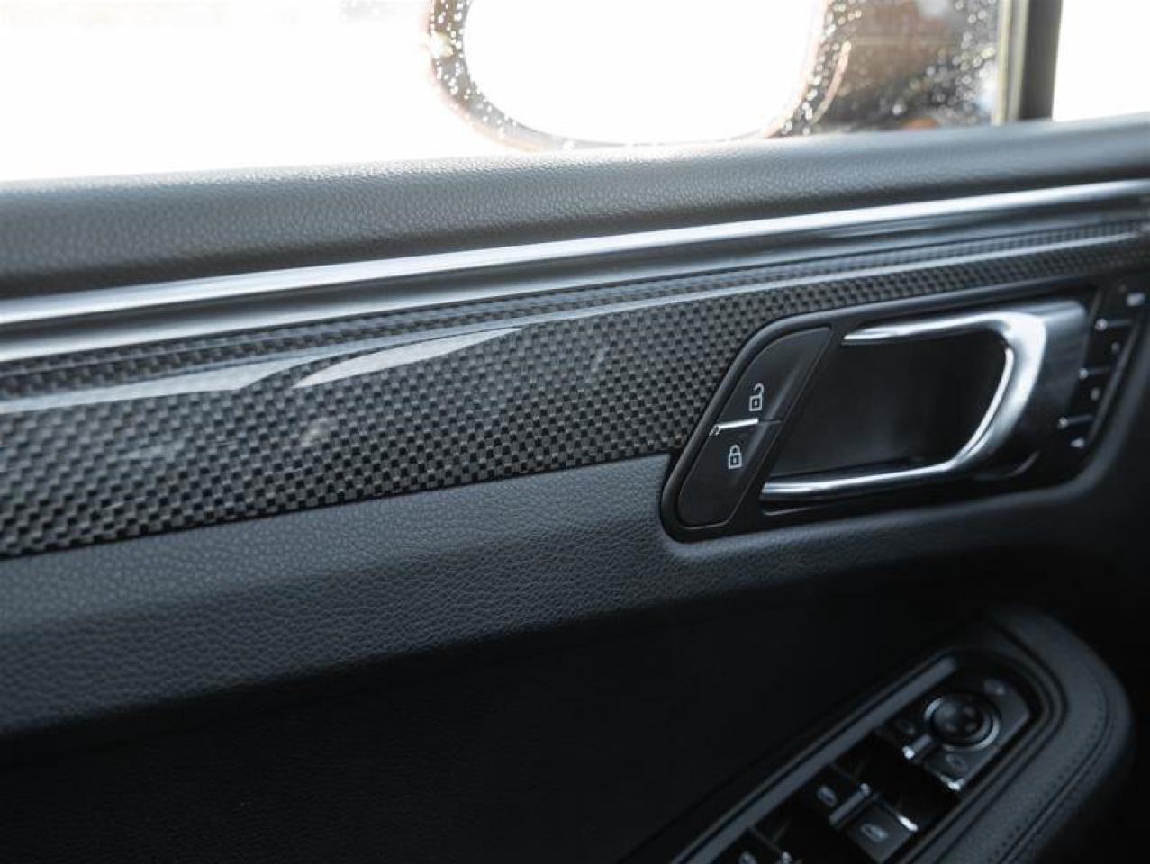 2023 Porsche Macan S AWD Premium Pkg Plus Porsche Torque Vectoring Pl Photo